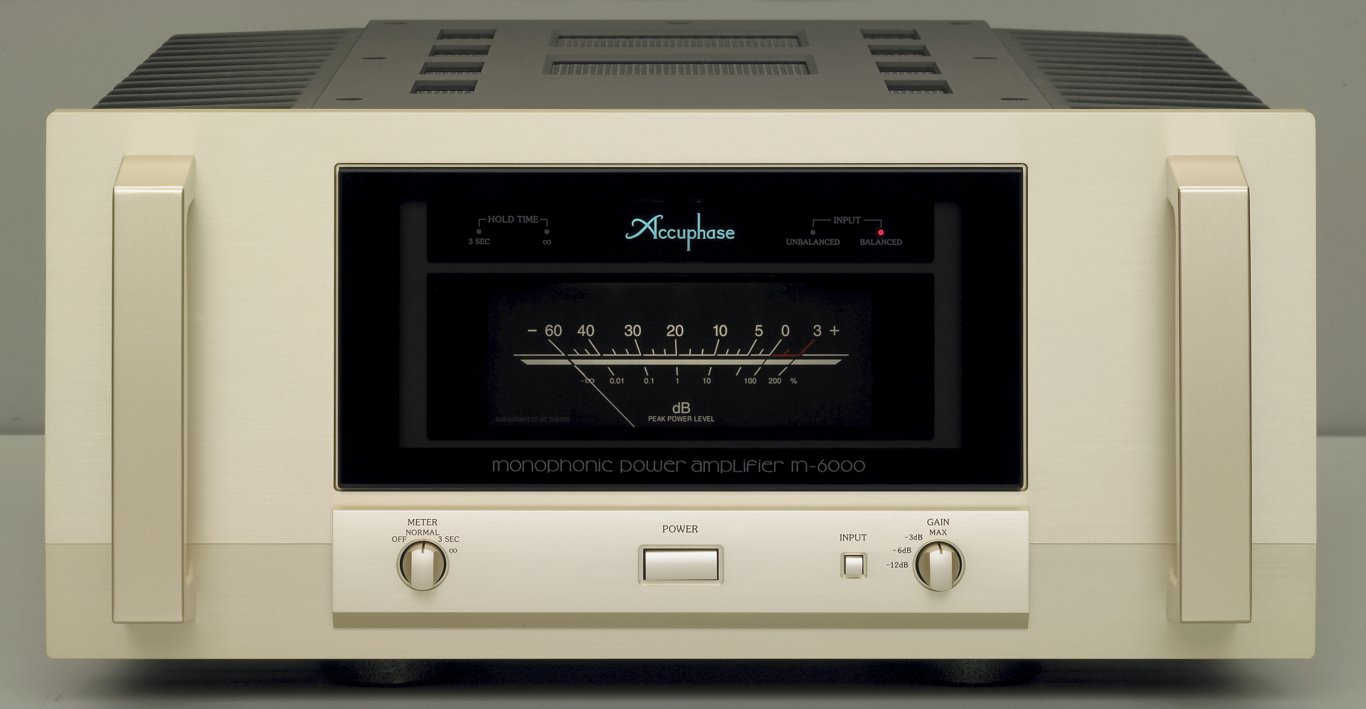 Accuphase アキュフェーズ フラグシップパワーアンプ M-6000 発売 