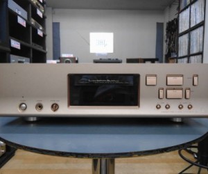 LUXMAN　CDプレーヤー D-700s