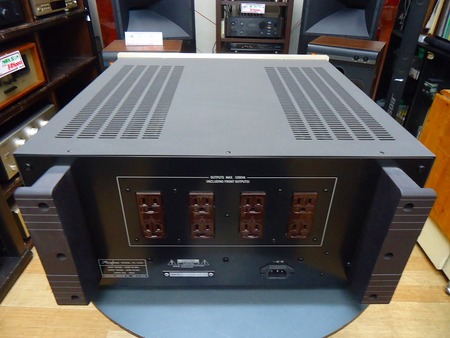 Accuphase　　クリーン電源　　PS-1220
