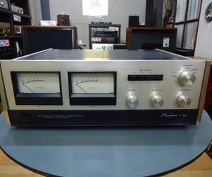 Accuphase     パワーアンプ　　P-300